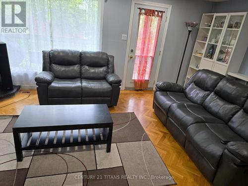 41 - 1051 Cedarglen Gate, Mississauga, ON - Indoor Photo Showing Living Room