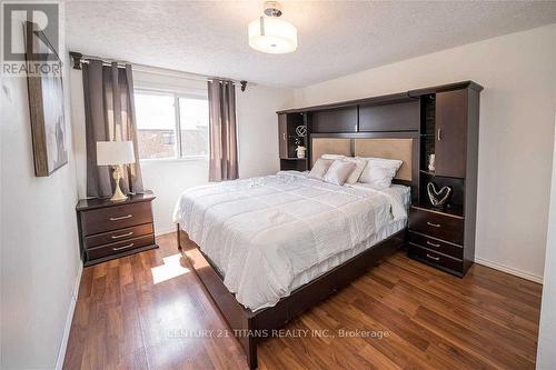 41 - 1051 Cedarglen Gate, Mississauga, ON - Indoor Photo Showing Bedroom