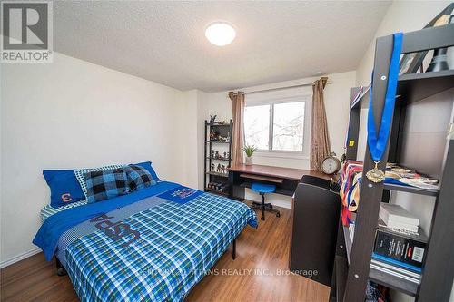 41 - 1051 Cedarglen Gate, Mississauga, ON - Indoor Photo Showing Bedroom