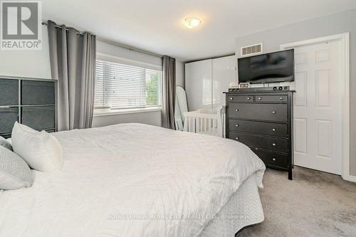 96 - 135 Hardcastle Drive, Cambridge, ON - Indoor Photo Showing Bedroom