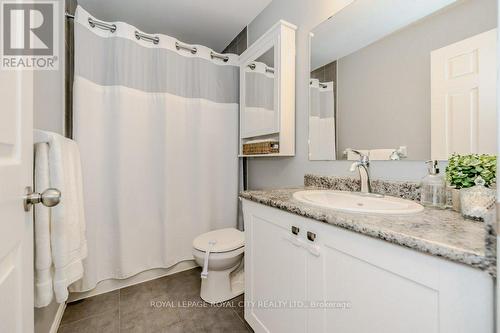 96 - 135 Hardcastle Drive, Cambridge, ON - Indoor Photo Showing Bathroom