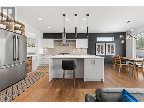 127 Split Pine Court, Kelowna, BC - Indoor Photo Showing Kitchen With Upgraded Kitchen