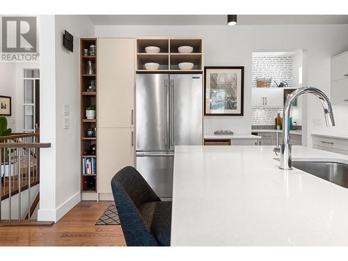 127 Split Pine Court, Kelowna, BC - Indoor Photo Showing Kitchen