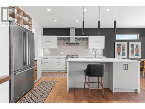 127 Split Pine Court, Kelowna, BC - Indoor Photo Showing Kitchen With Upgraded Kitchen