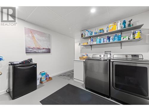 127 Split Pine Court, Kelowna, BC - Indoor Photo Showing Laundry Room