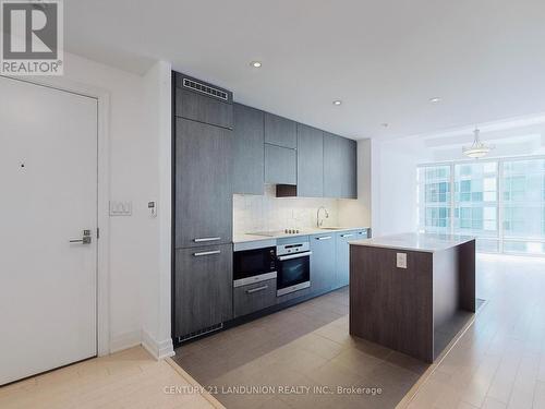 2112 - 8 The Esplanade, Toronto, ON - Indoor Photo Showing Kitchen