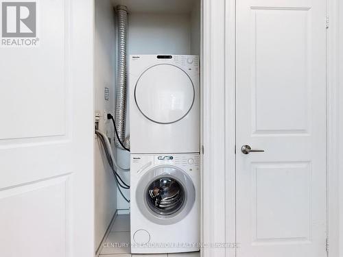 2112 - 8 The Esplanade, Toronto, ON - Indoor Photo Showing Laundry Room