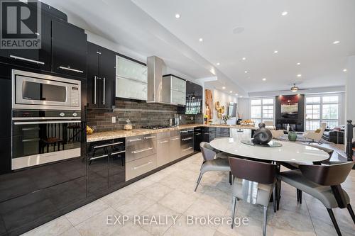 7 - 120 Bronte Road, Oakville, ON - Indoor Photo Showing Dining Room