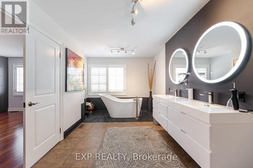 7 - 120 Bronte Road, Oakville, ON - Indoor Photo Showing Bathroom