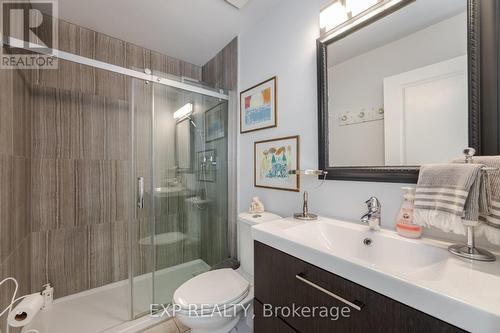 7 - 120 Bronte Road, Oakville, ON - Indoor Photo Showing Bathroom