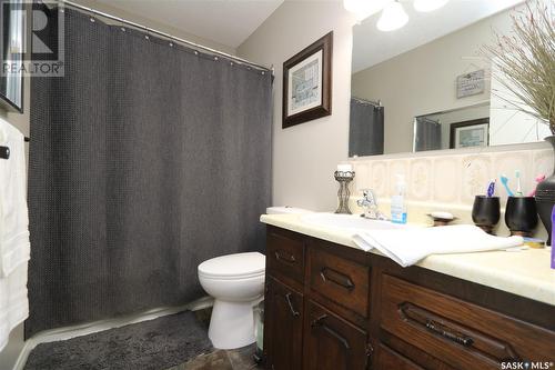 11 Bilokreli Bay, Theodore, SK - Indoor Photo Showing Bathroom