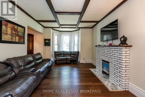 164 Charles Street, Dutton/Dunwich (Dutton), ON - Indoor Photo Showing Living Room With Fireplace