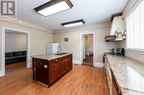 164 Charles Street, Dutton/Dunwich (Dutton), ON - Indoor Photo Showing Kitchen