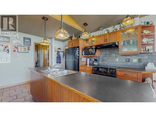 284 Long Joe Road, Osoyoos, BC - Indoor Photo Showing Kitchen With Double Sink