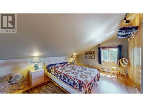 284 Long Joe Road, Osoyoos, BC - Indoor Photo Showing Bedroom