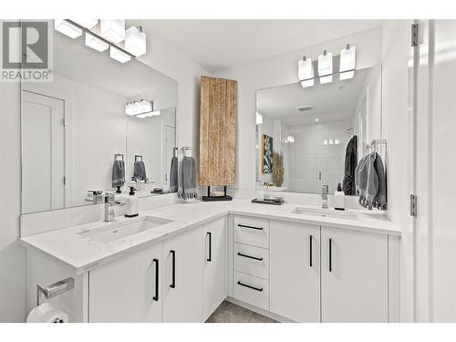 3434 Mckinley Beach Drive Unit# 109, Kelowna, BC - Indoor Photo Showing Bathroom