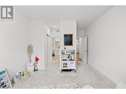 3434 Mckinley Beach Drive Unit# 109, Kelowna, BC - Indoor