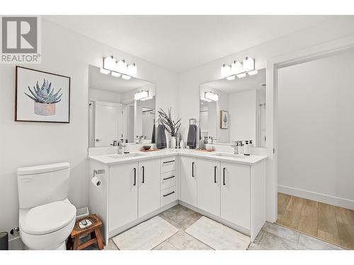 3434 Mckinley Beach Drive Unit# 109, Kelowna, BC - Indoor Photo Showing Bathroom