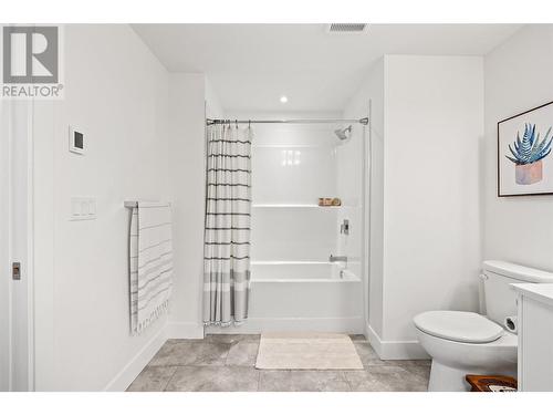 3434 Mckinley Beach Drive Unit# 109, Kelowna, BC - Indoor Photo Showing Bathroom