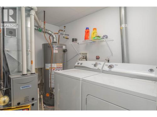 885 Walrod Street, Kelowna, BC - Indoor Photo Showing Laundry Room