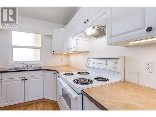 885 Walrod Street, Kelowna, BC - Indoor Photo Showing Kitchen With Double Sink