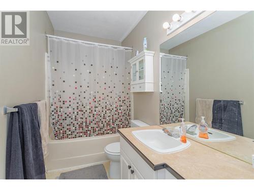 885 Walrod Street, Kelowna, BC - Indoor Photo Showing Bathroom