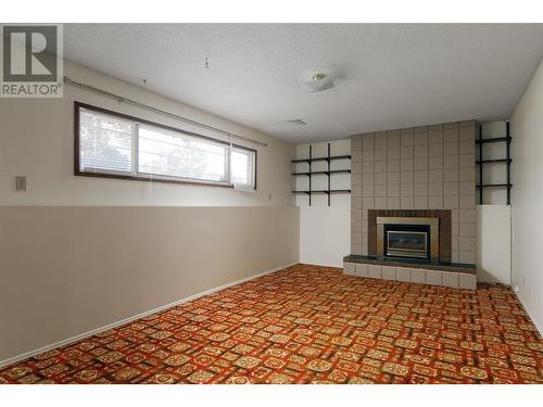 790 Caldow Street, Kelowna, BC - Indoor With Fireplace