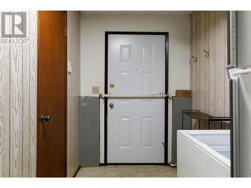 790 Caldow Street, Kelowna, BC - Indoor Photo Showing Laundry Room