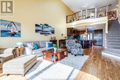 19 Montego Bay Crescent, Kingsville, ON - Indoor Photo Showing Living Room