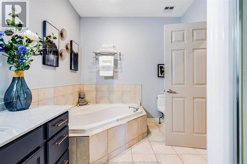 19 Montego Bay Crescent, Kingsville, ON - Indoor Photo Showing Bathroom