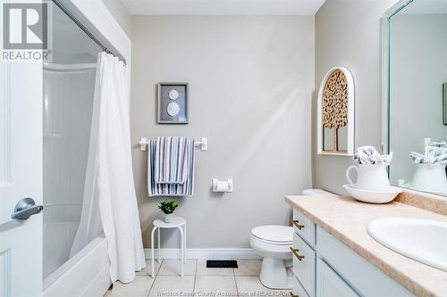 19 Montego Bay Crescent, Kingsville, ON - Indoor Photo Showing Bathroom