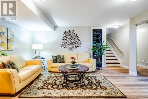 19 Montego Bay Crescent, Kingsville, ON - Indoor Photo Showing Living Room