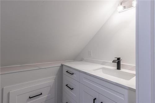 163 Glennie Avenue, Hamilton, ON - Indoor Photo Showing Bathroom