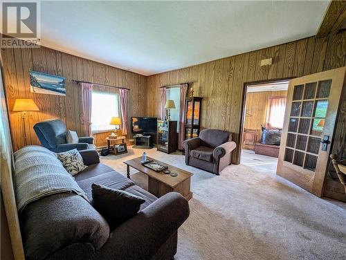 70 Michigan Avenue, Blind River, ON - Indoor Photo Showing Living Room