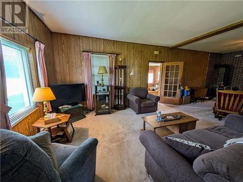 70 Michigan Avenue, Blind River, ON - Indoor Photo Showing Living Room