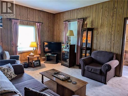 70 Michigan Avenue, Blind River, ON - Indoor Photo Showing Living Room