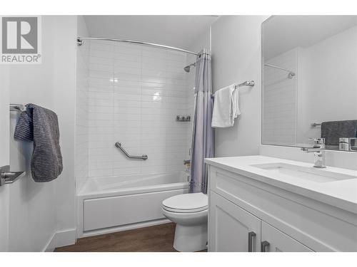 4215 Gellatly Road S Unit# 1310, West Kelowna, BC - Indoor Photo Showing Bathroom