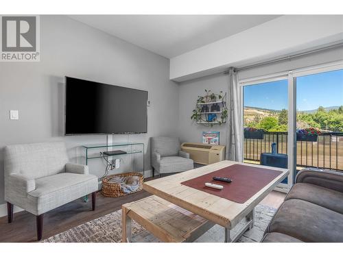 4215 Gellatly Road S Unit# 1310, West Kelowna, BC - Indoor Photo Showing Living Room