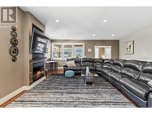 1209 Riverside Avenue Unit# F, Sicamous, BC - Indoor Photo Showing Living Room With Fireplace