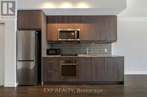 402 - 36 Forest Manor Road, Toronto, ON - Indoor Photo Showing Kitchen With Stainless Steel Kitchen