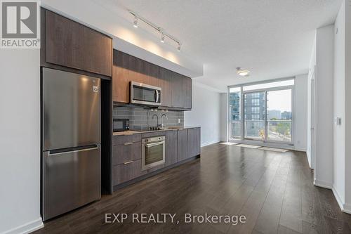 402 - 36 Forest Manor Road, Toronto, ON - Indoor Photo Showing Kitchen With Stainless Steel Kitchen