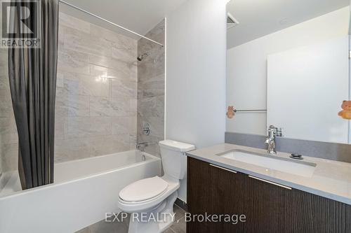402 - 36 Forest Manor Road, Toronto, ON - Indoor Photo Showing Bathroom