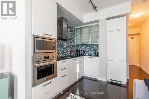 3309 - 14 York Street, Toronto, ON - Indoor Photo Showing Kitchen