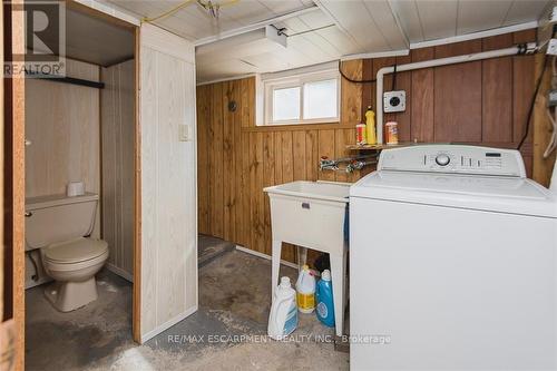 13 New Mountain Road, Hamilton, ON - Indoor Photo Showing Laundry Room