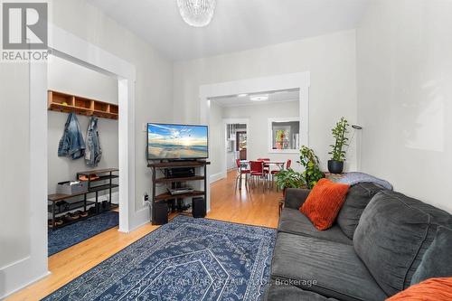 430 Perth Avenue, Toronto, ON - Indoor Photo Showing Living Room