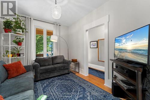 430 Perth Avenue, Toronto, ON - Indoor Photo Showing Living Room