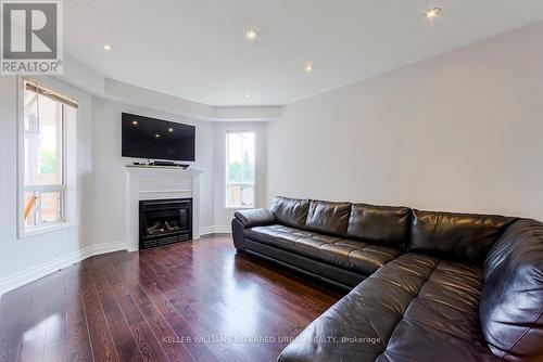 1060 Galesway Boulevard, Mississauga, ON - Indoor Photo Showing Living Room With Fireplace