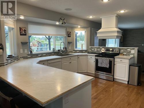 2621 Misty Crescent, Williams Lake, BC - Indoor Photo Showing Kitchen