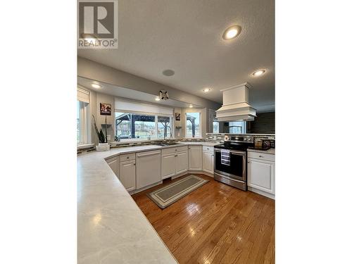 2621 Misty Crescent, Williams Lake, BC - Indoor Photo Showing Kitchen