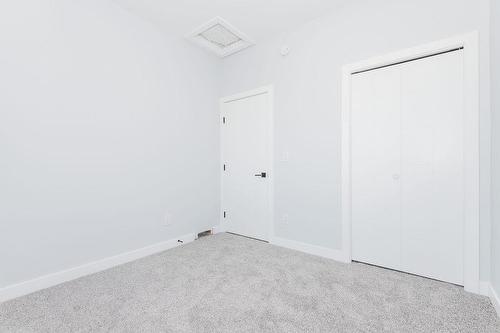 820 Turnberry Cove, Niverville, MB - Indoor Photo Showing Other Room